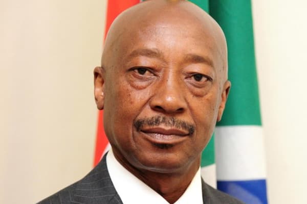Tom Moyane age, children, wife, lawyer, qualifications, SARS, state capture, house and contact details