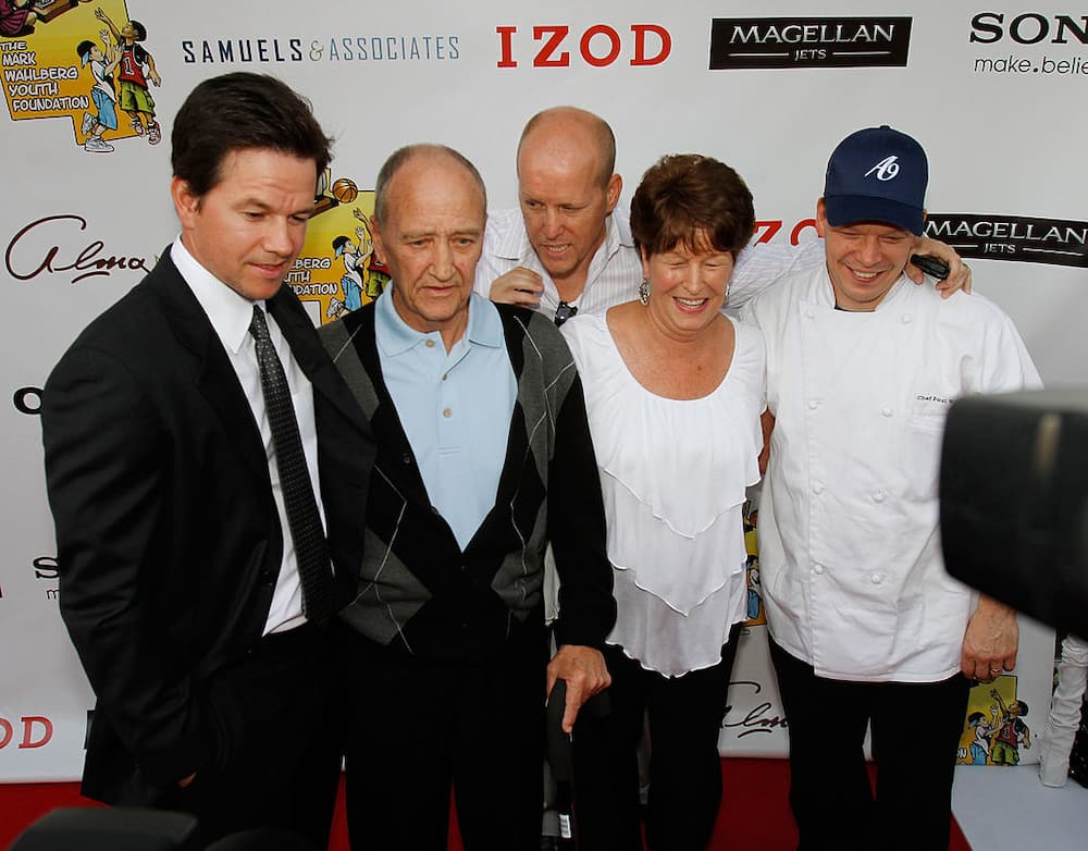 who are the nine wahlberg siblings?