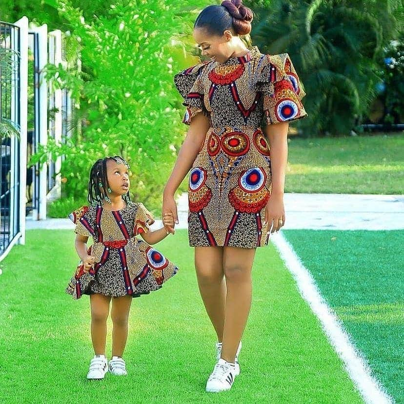 Match mother-daughter traditional outfit