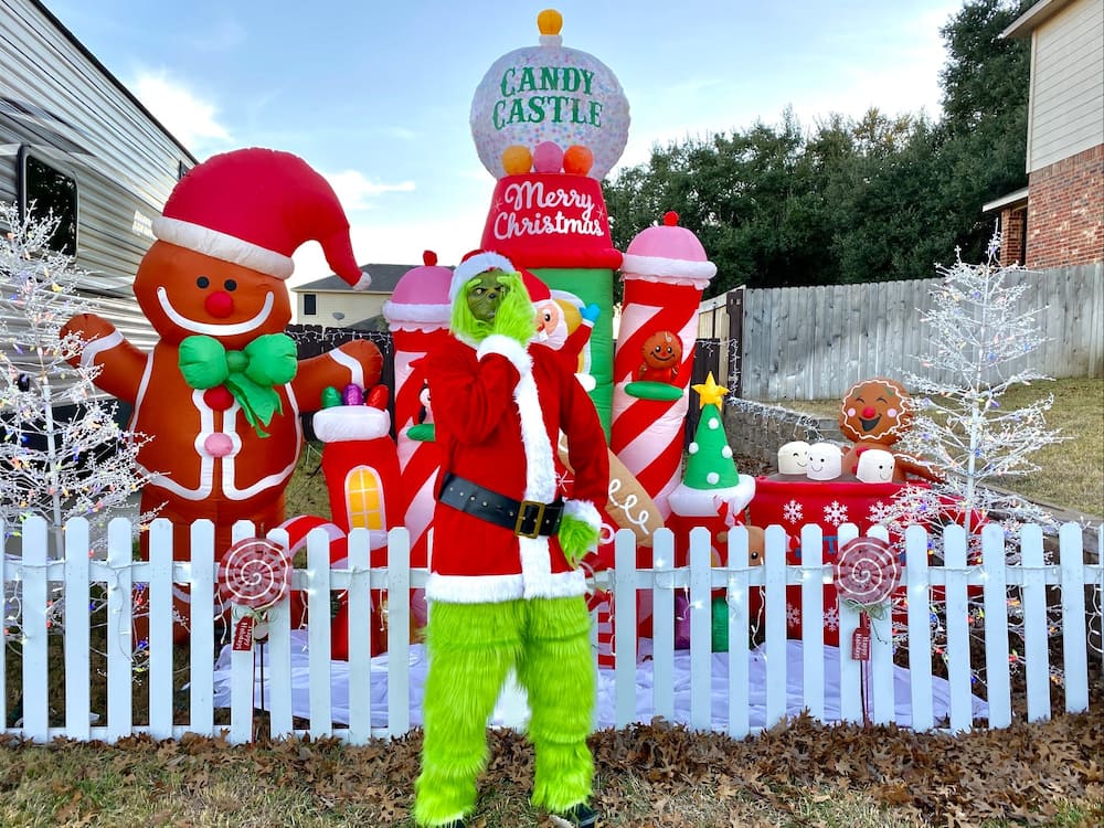 10 best Grinch outdoor decorations: Spice up your home with ...