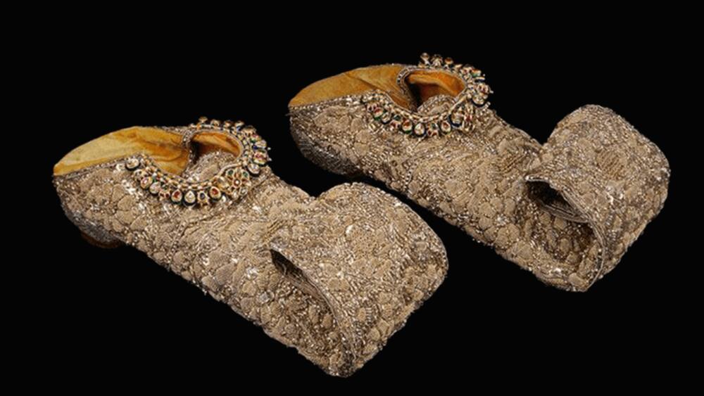 World's most expensive shoes made of diamonds, gold costs $17