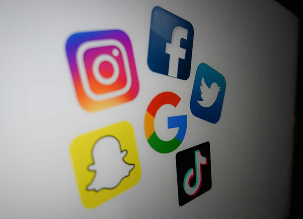 America's top health official said there is growing evidence that social media use is associated with harm to young people's mental health