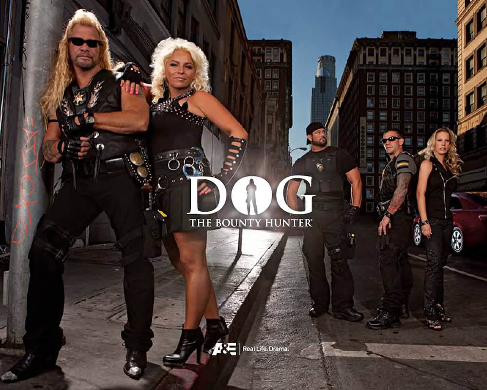 What does Duane Lee Chapman do for a living?