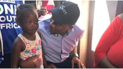 Mmusi Maimane shares snap with grade 1 learner but sparks criticism