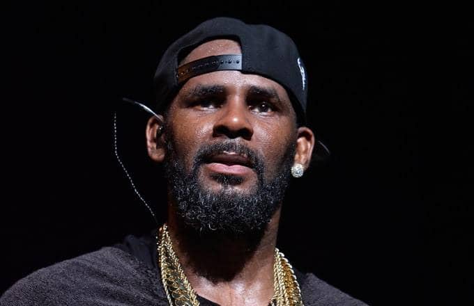 Who is R Kelly engaged to?