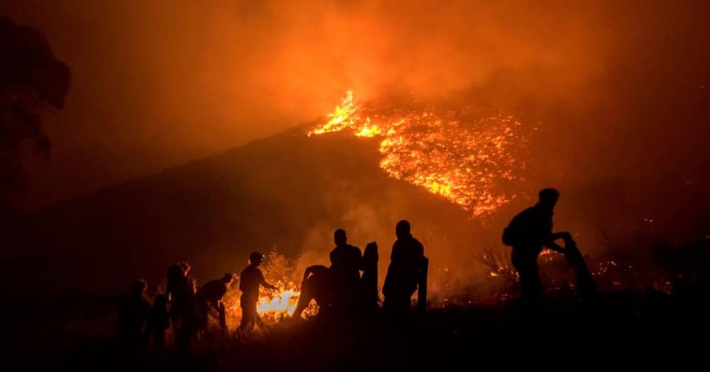 Firefighters Work All Night to Contain Fires on the Slopes of Paarl Mountain