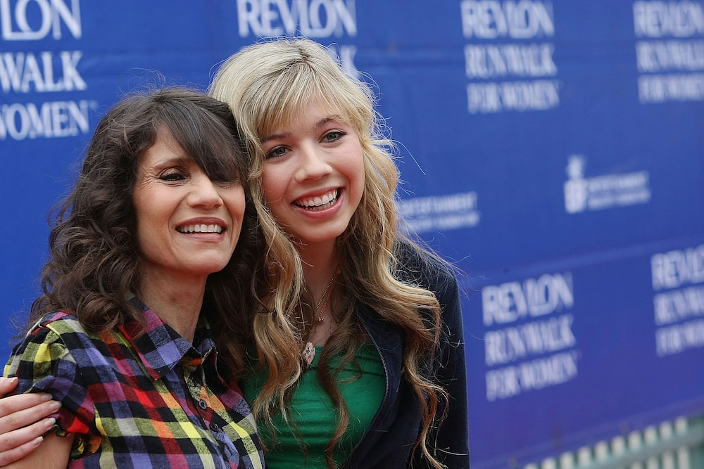 Jennette McCurdy's mother at the Los Angeles Memorial Coliseum
