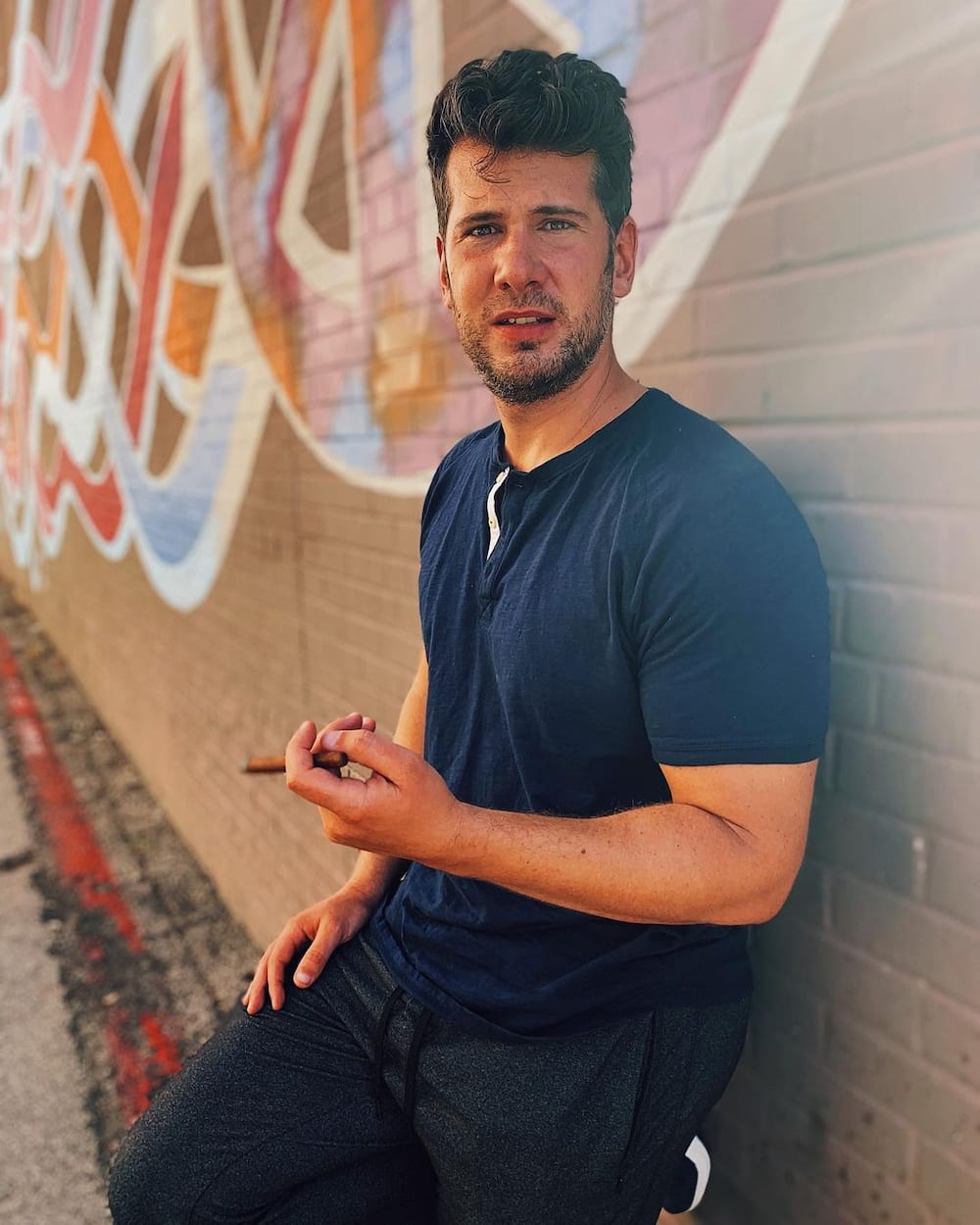 Steven Crowder net worth, wife, salary, meme template, movies Briefly