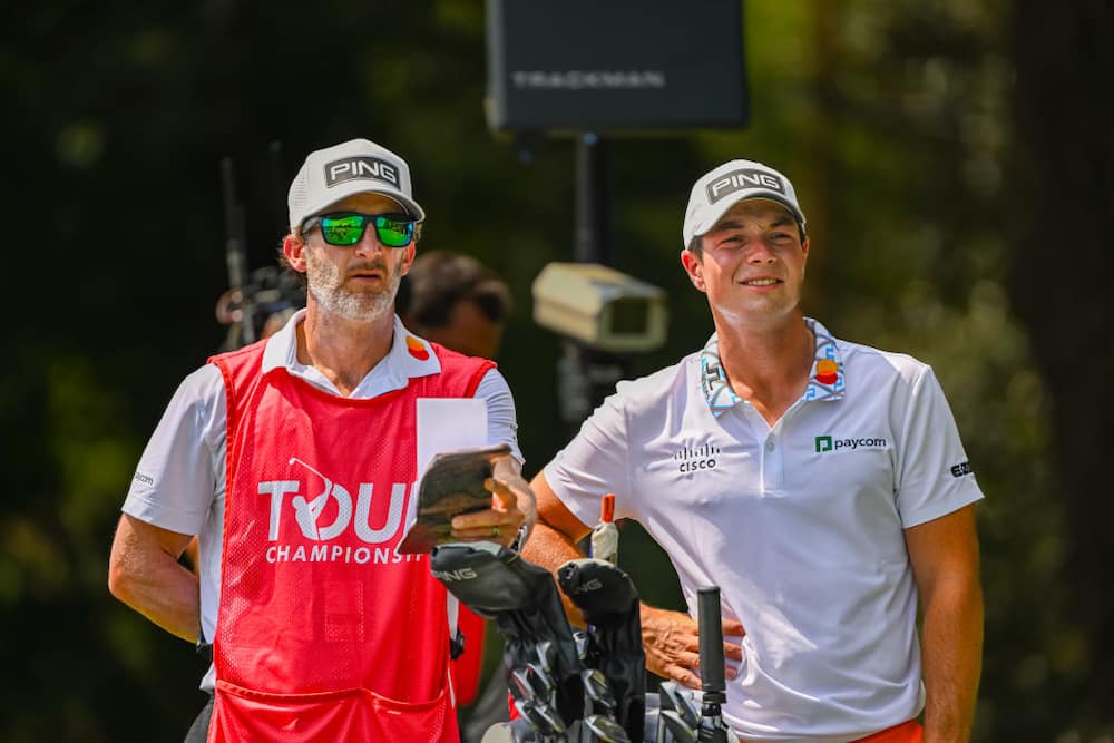 Who is Hovland's caddie?