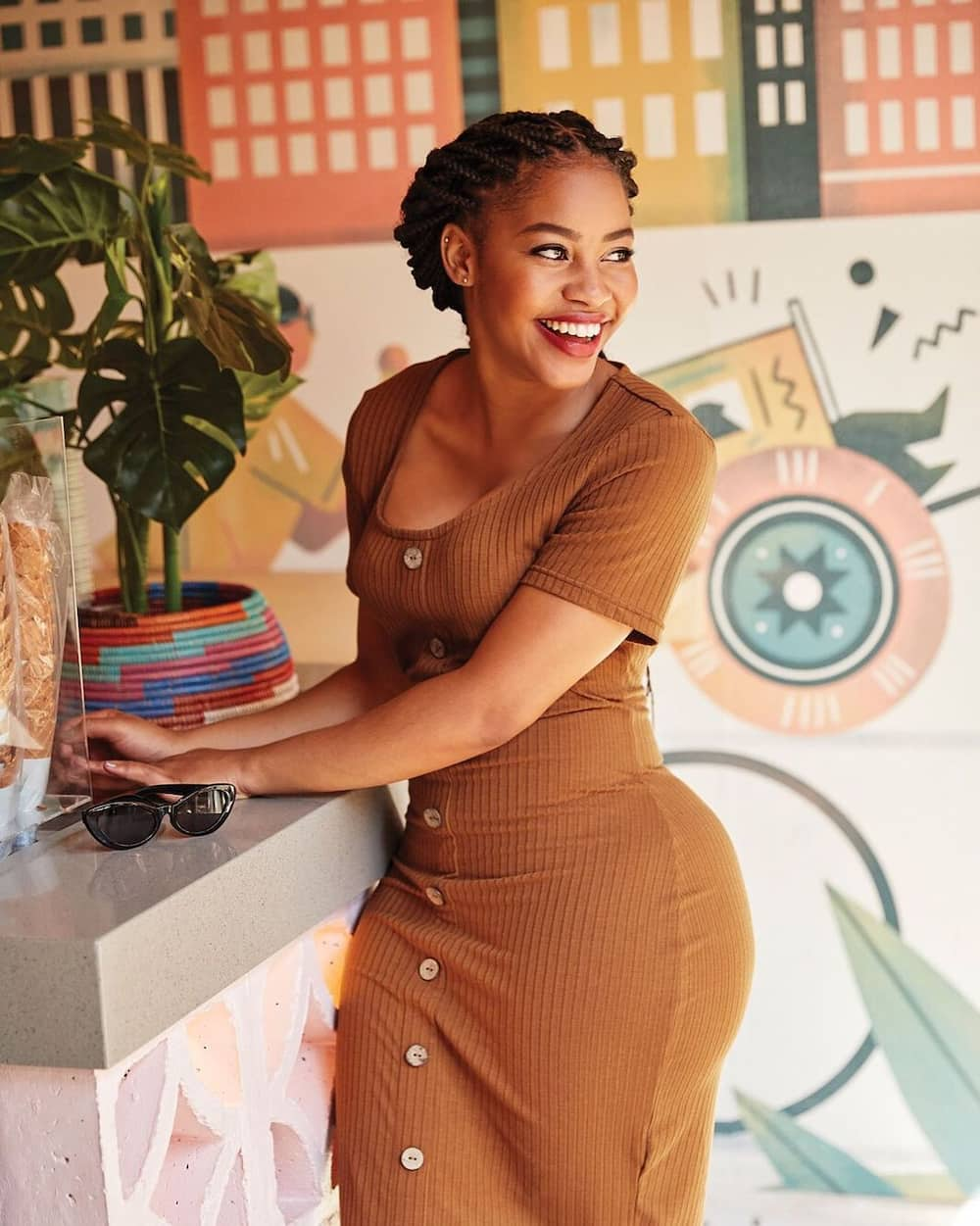 South African celebrities with natural curves