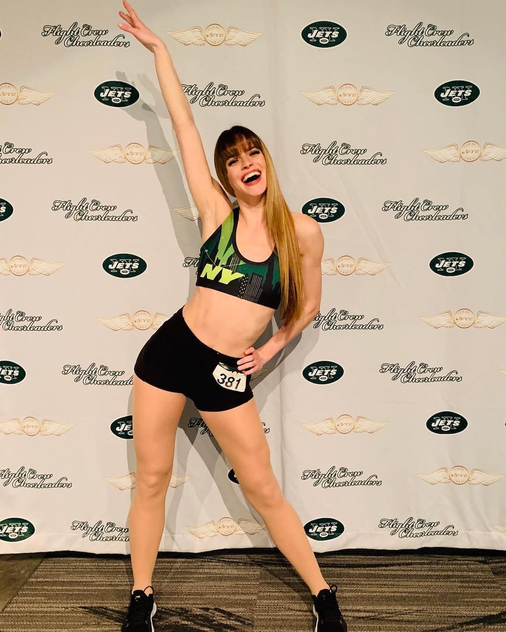 Top 20 hottest NFL cheerleaders in 2021: How much does she get paid? 