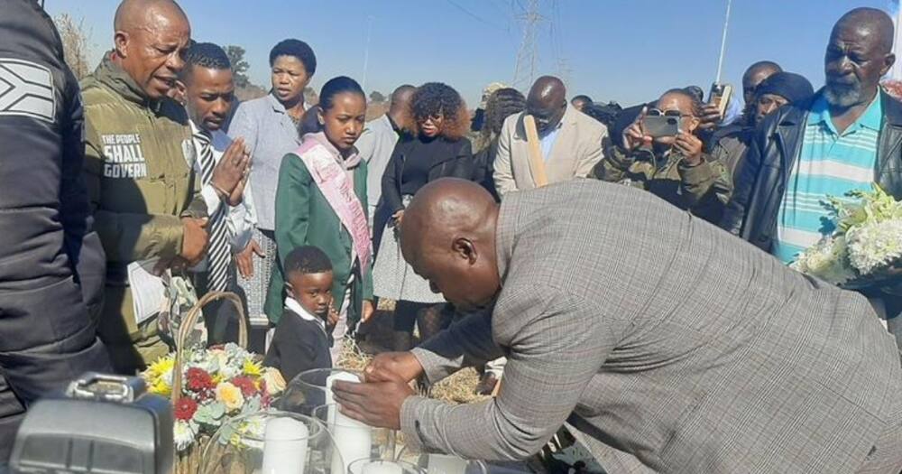 Khaya Magadla, laid to rest, manhole, Soweto, father Khaya Magadla, laid to rest, manhole, Soweto, father