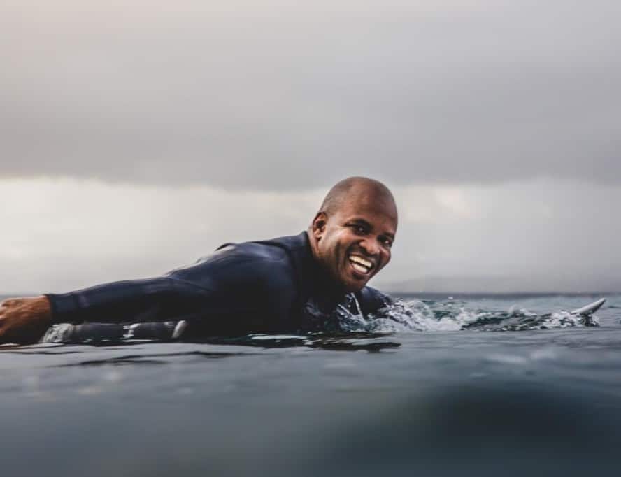 Sal Masekela surfing