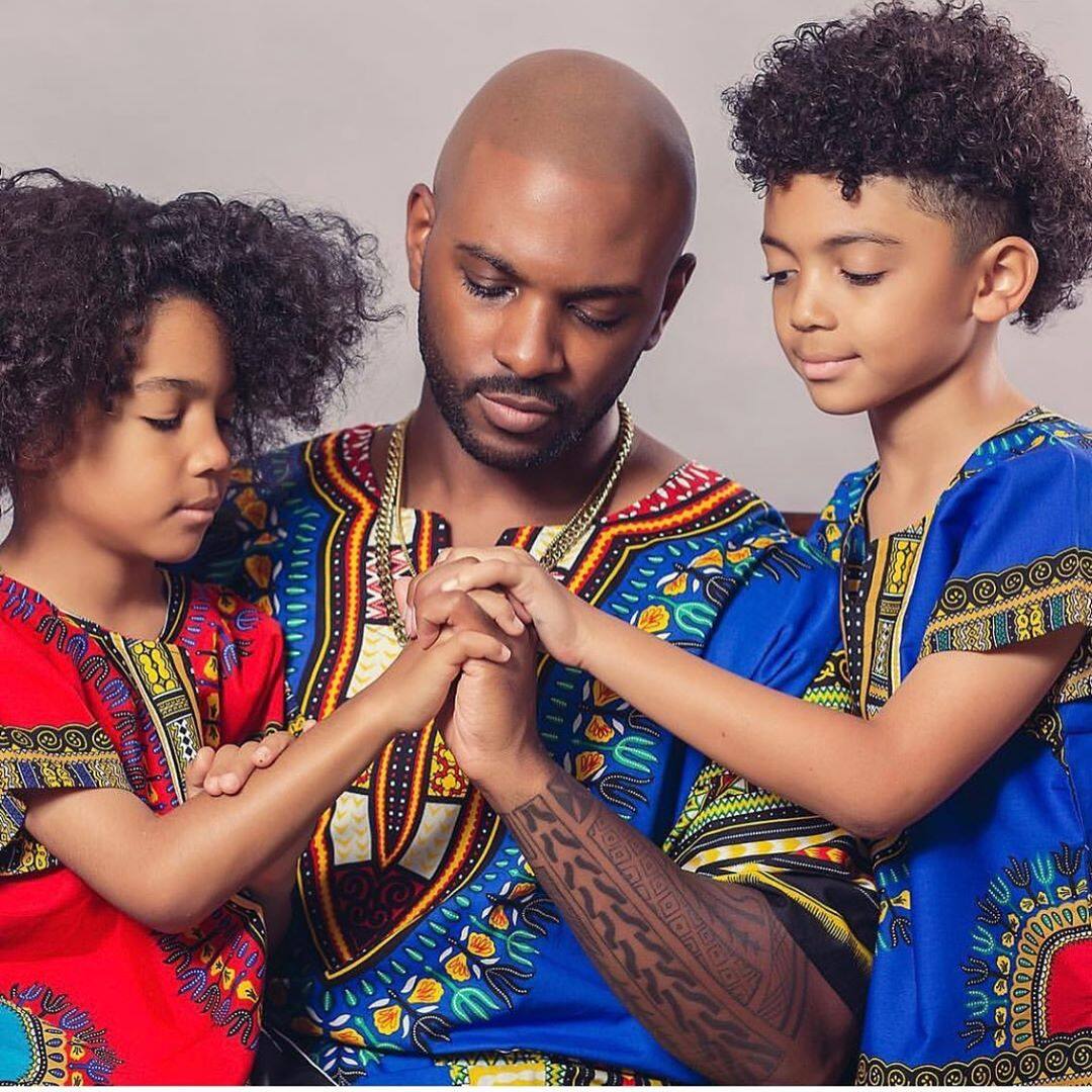 Dashiki Meaning, History And Evolved Styles For Men And Women - Briefly ...