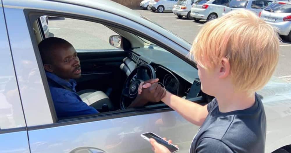 Mzansi applauds honest Uber driver for returning boy's iPhone
