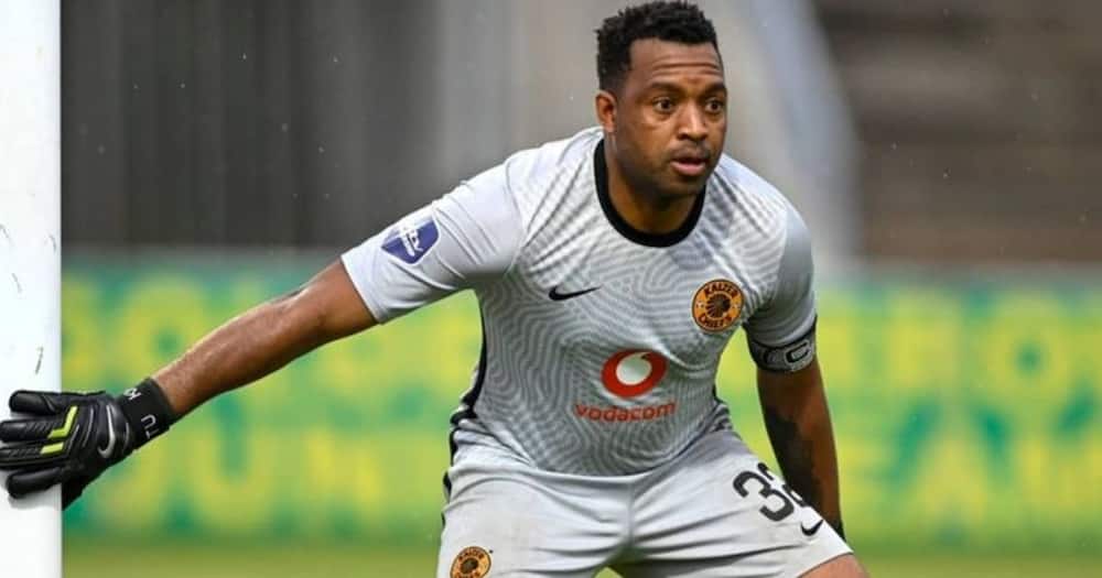 Mzansi fans are reacting to Kaizer Chiefs goalkeeper Itumeleng Khune’s superb save. Image: Instagram