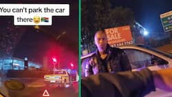 Bloemfontein motorist tells SAPS officers, “You can't park there” in funny TikTok video