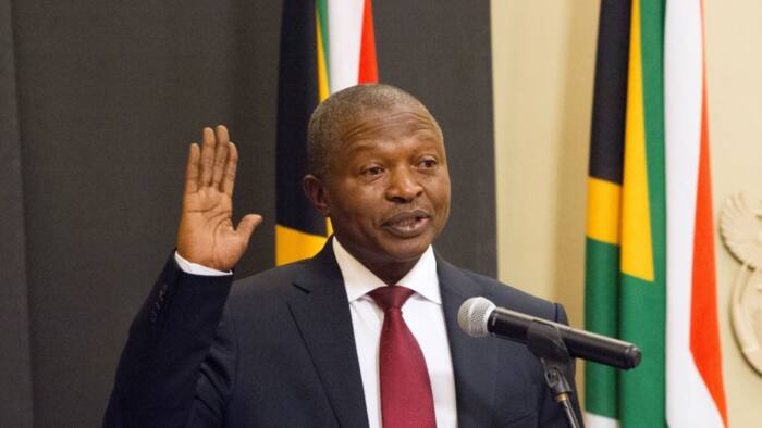 David Mabuza's fate as deputy president uncertain as cabinet reshuffle looms, SA reacts: "Very lazy this one"