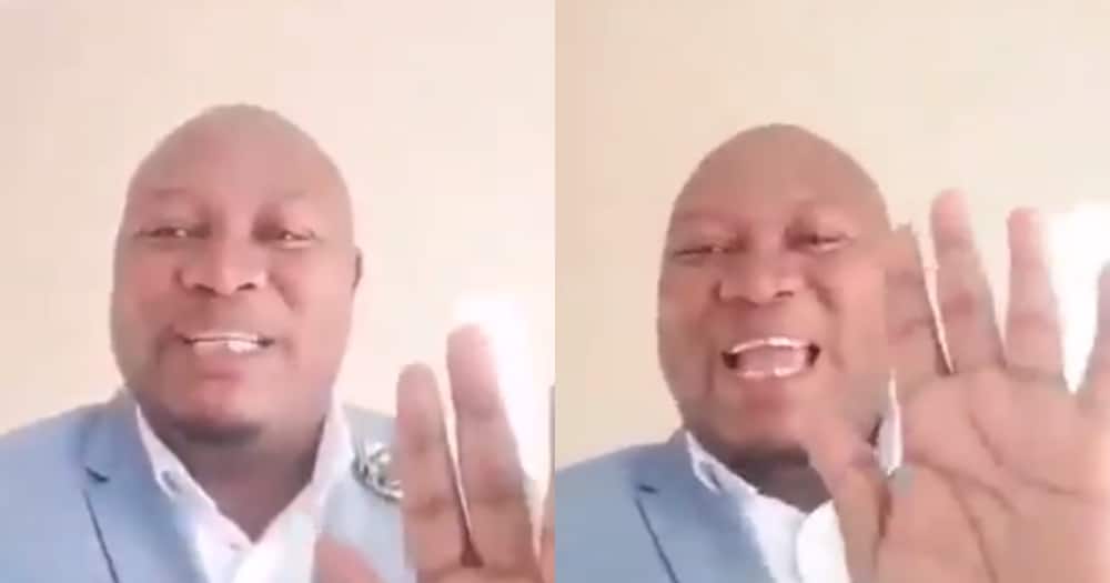 Funny Guy Leaves SA Howling with a Clip Telling People to Get Job