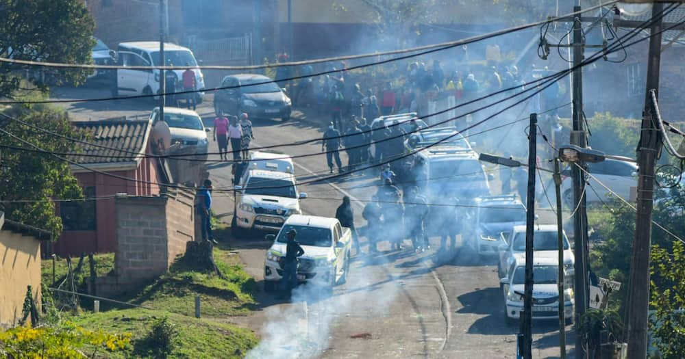 Anti-Zuma Imprisonment, Protests, KwaZulu-Natal, KZN, Jacob Zuma, Estcourt Correctional Services Cente, Pietermaritzburg High Court, Constitutional Court