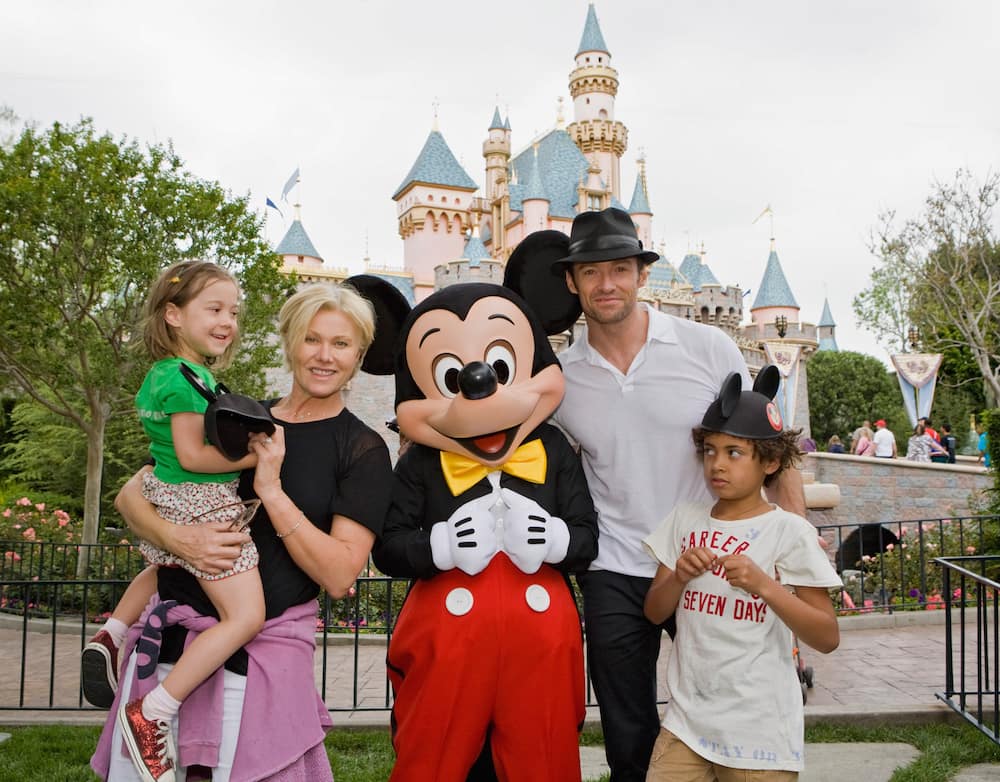 Bio and facts of Oscar Maximilian Jackman, Hugh Jackman's adoptive son