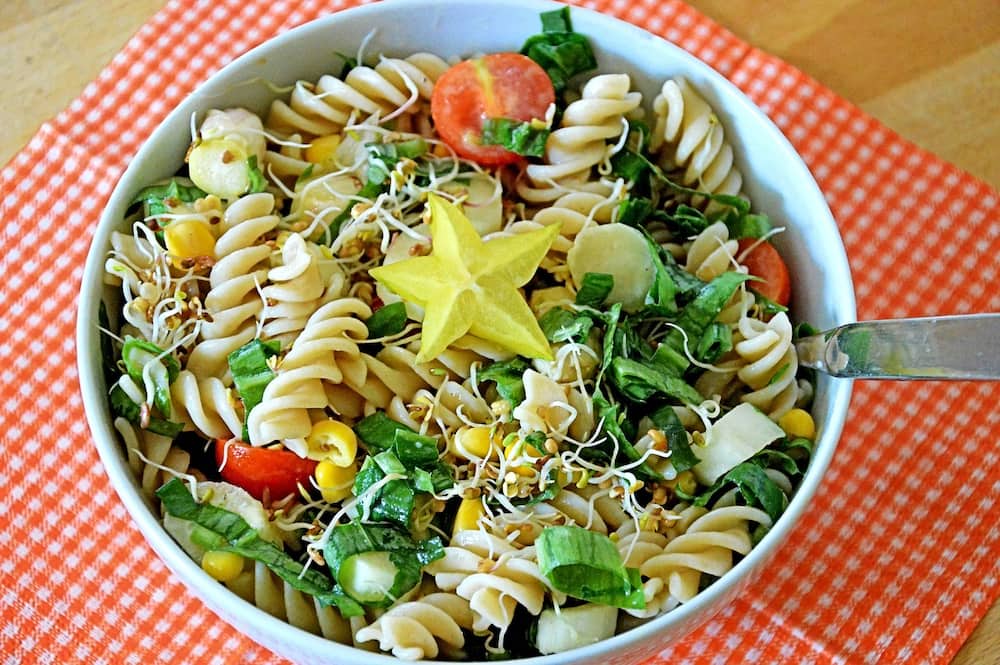 How to prepare the best curry noodle salad