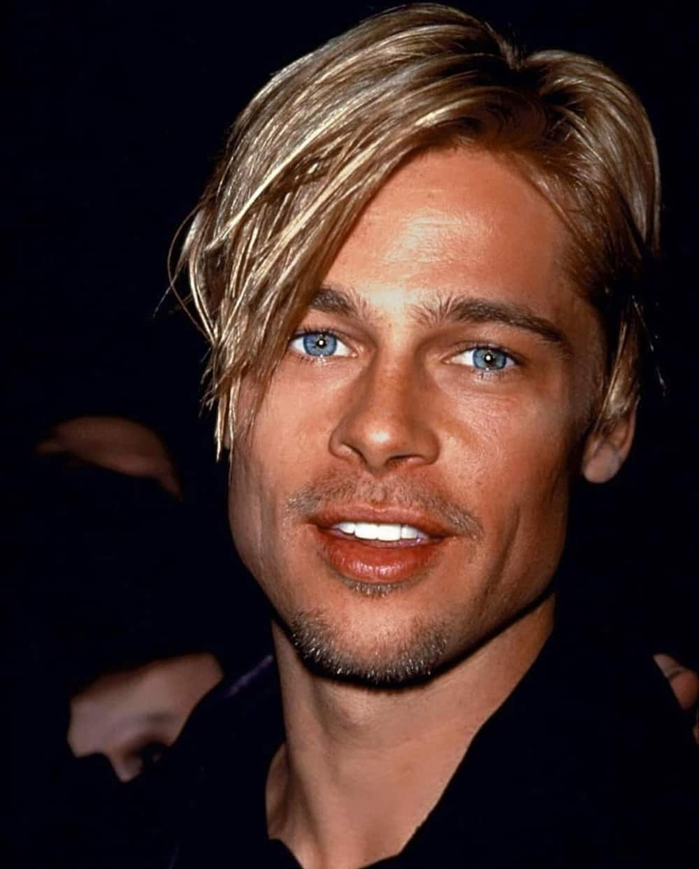 brad pitt blue shirt