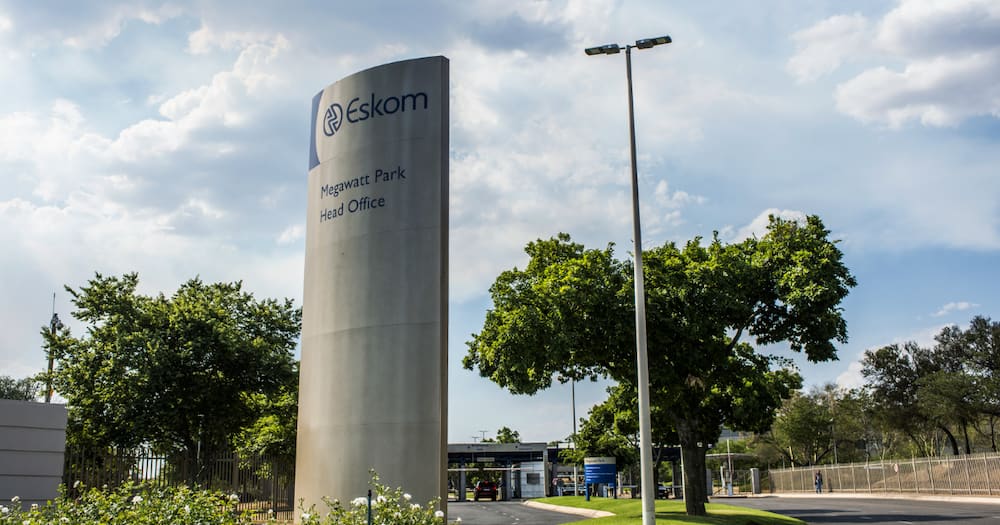 Mzansi reacts to Eskom's news of Stage 2 load shedding in the country