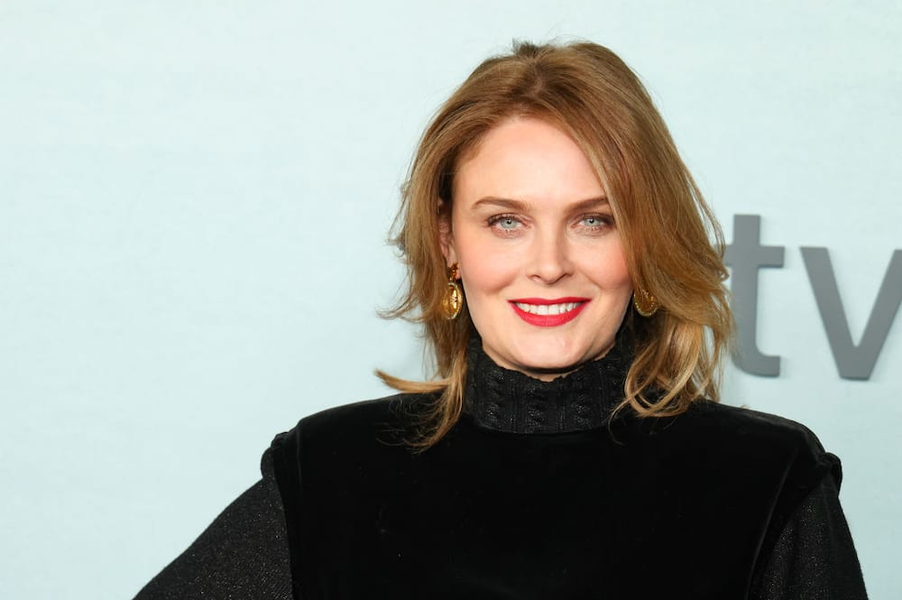 What happened to Emily Deschanel?