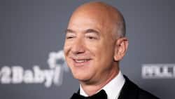 Jeff Bezos donates whopping R7 billion to help climate change organisations, internet needs more convincing