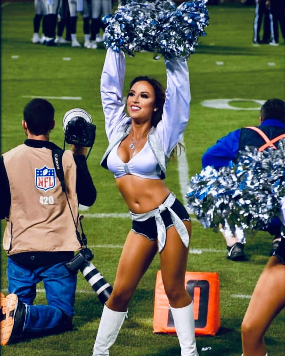 20 Best NFL Cheerleader Instagram Pages 