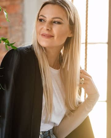 Karlien van Jaarsveld biography: age, real name, sister, husband ...