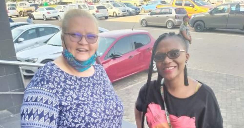 Good Samaritan helps woman recover R5 000 from ATM, she almost lost it all
