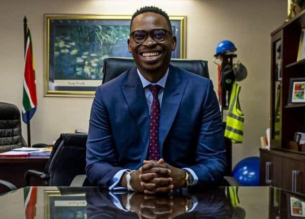 Bongani Baloyi: age, family, education, qualifications, resignation, profiles