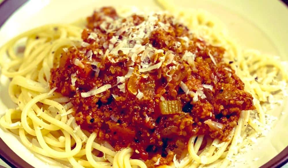 what is the difference between bolognese sauce and spaghetti sauce?