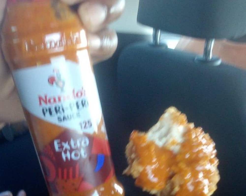 Nandos simply do not want their sauce on KFC zinger wings. Image: @pelohlungulu