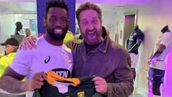 Siya Kolisi hangs out with famous actor Gerard Butler, gives fans the feels