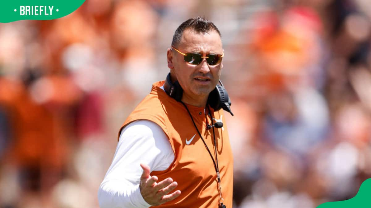 Longhorns Football Coach Steve Sarkisian Has The Most Stylish Wife (PHOTOS)  - Narcity