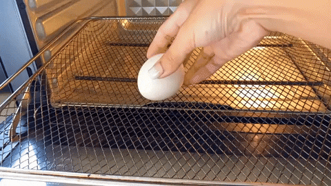Boiling eggs in the air fryer