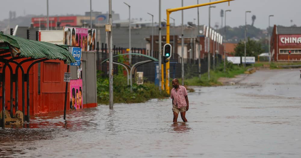 KZN floods, cemetary gets flooded, skelatal remains rise to the surface, 45 people dead so far