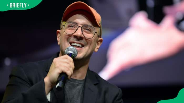 Who is Steve Burns' wife or girlfriend? Facts about the actor