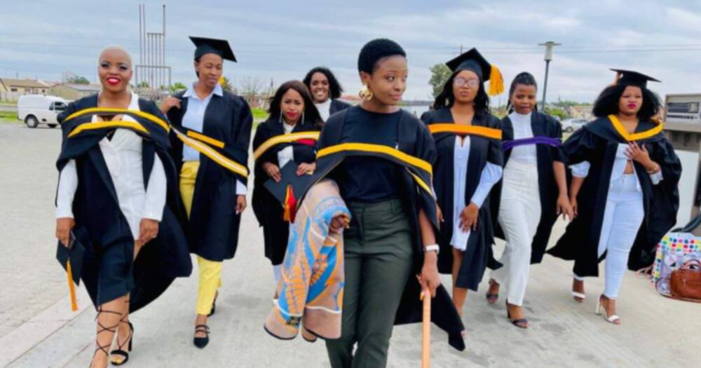 “Friendship Goals”: Queens Shut It Down on Graduation Day, SA Celebrates Them