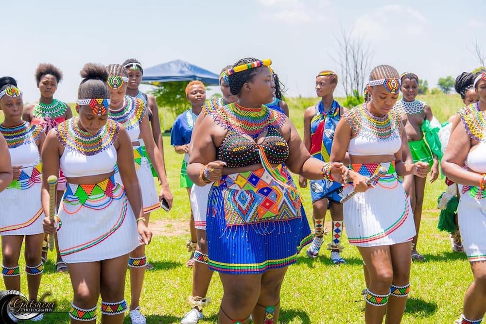 Zulu traditional wedding culture
south african wedding traditions & customs
How does a zulu wedding take place?