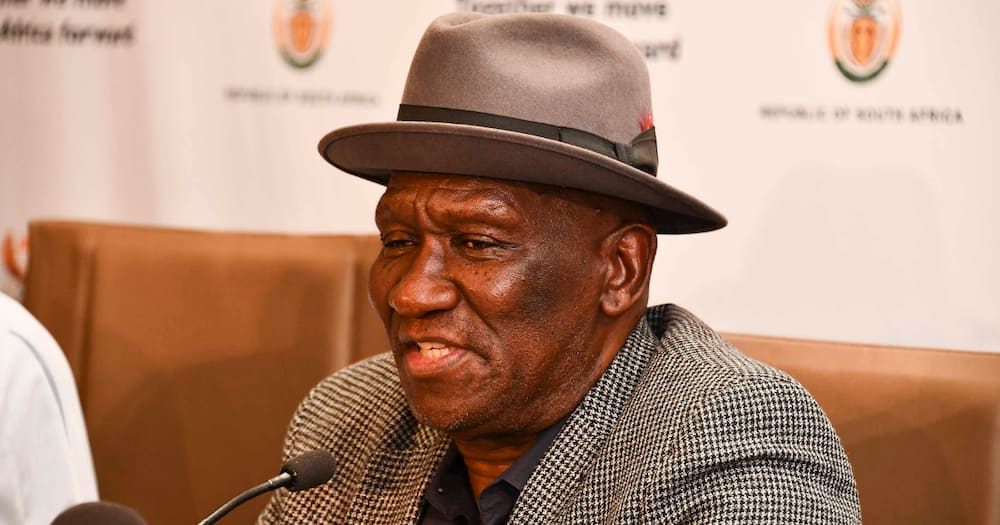 Police Minister, Bheki Cele, willing to resign, President Cyril Ramaphosa, July unrest, Gauteng, KwaZulu-Natal