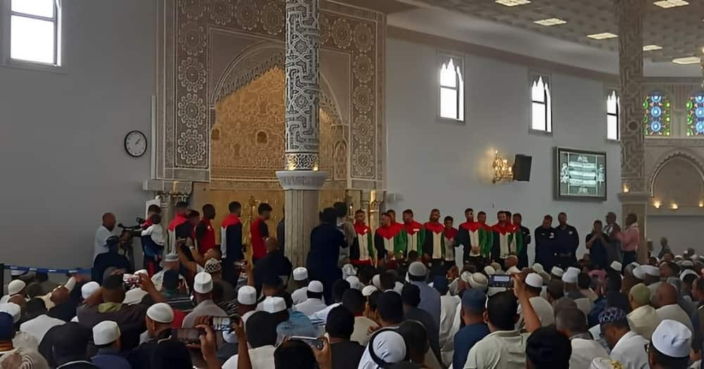 Palestinian football team atttended prayer at Masjidul Quds
