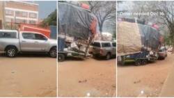 Driver uses Hilux car to pull fully-loaded trailer, video goes viral and shocks peeps: "This is too much"