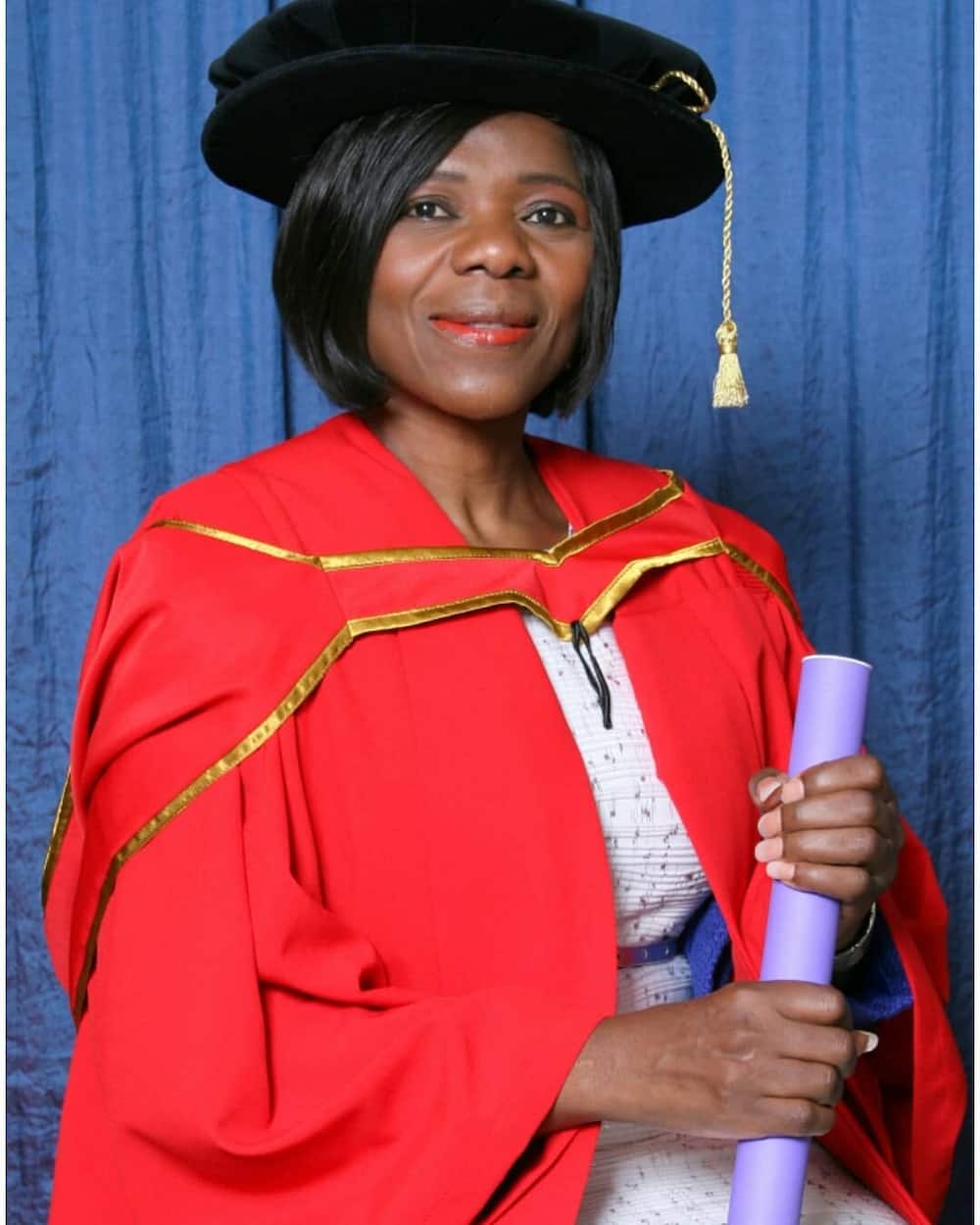 thuli madonsela biography: age, children, husband, wedding, education, qualifications, books, awards, quotes and contact details