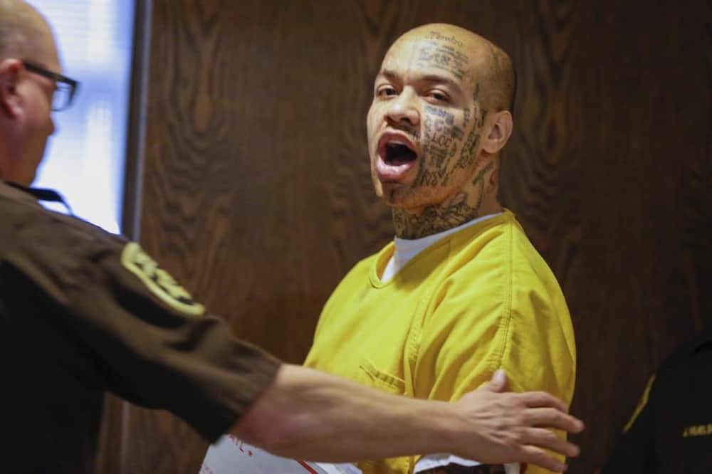 Omaha convicted felon