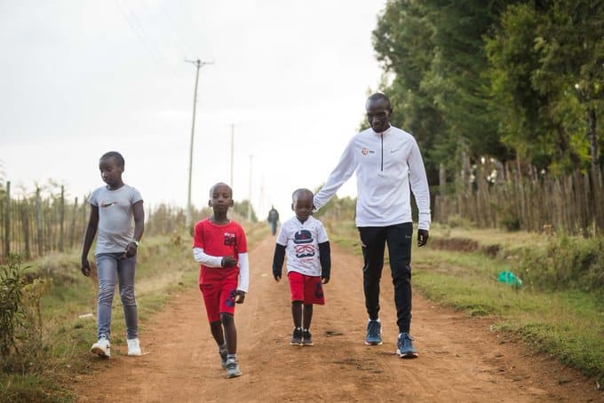 Is Eliud Kipchoge related to Kipchoge Keino?