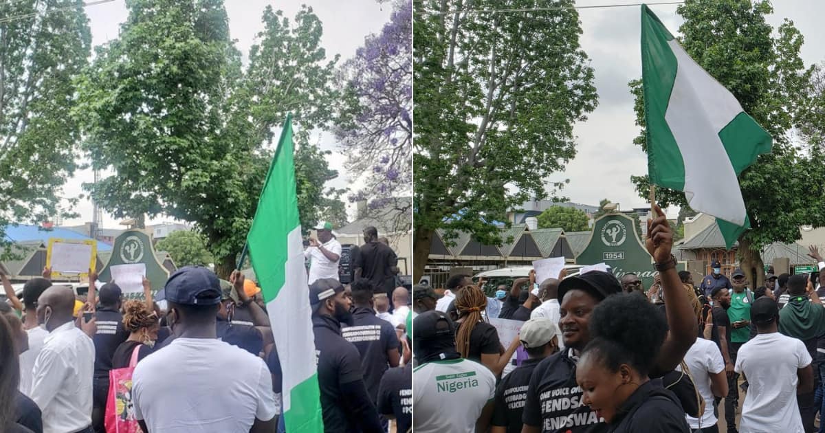 Nigerians Living in SA Take Protest to Pretoria High Commission